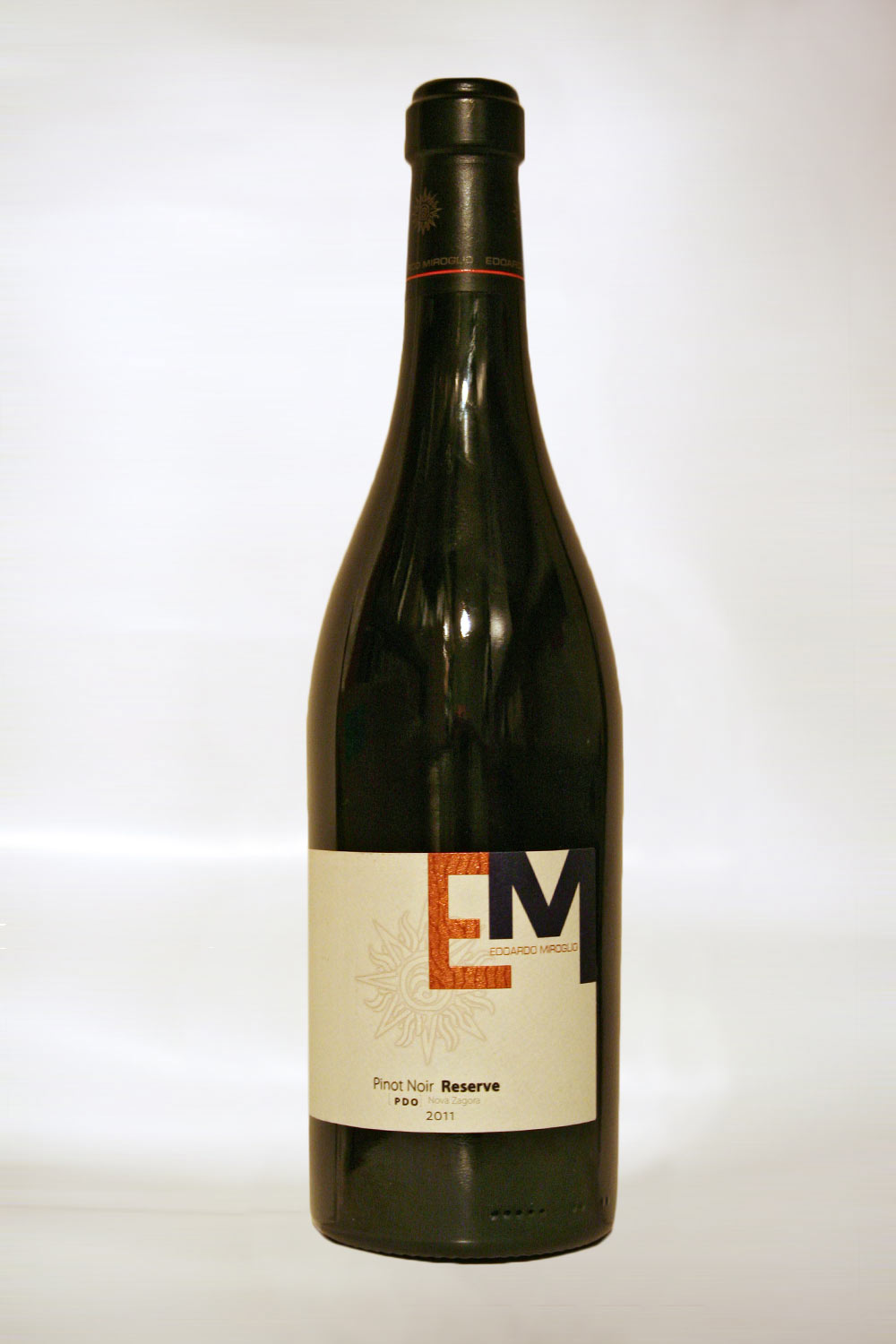 EM Pinot Nero Reserve 2011